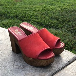 SOLD Platform wood clogs